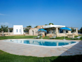 Luxurious Villa in Torre Suda with Jacuzzi